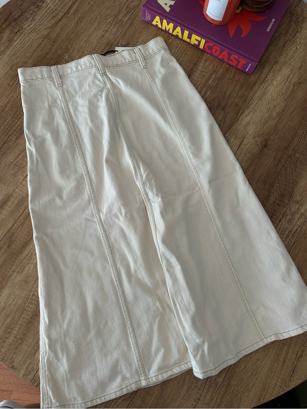 Banana Republic Brand New (NWT) Pia Denim Midi Skirt - Ecru - Picture 4 of 10